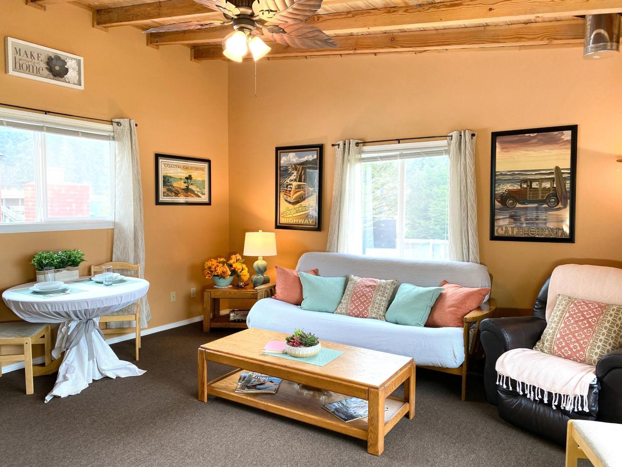 Riverview Cozy Home By The River クラマス エクステリア 写真
